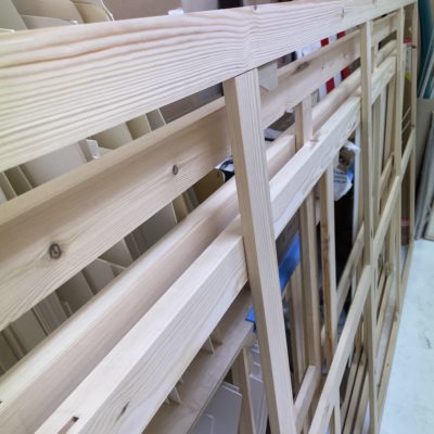 Se1 Picture Frames use only the best, kiln dried, pine slotted stretchers. All our stretchers are custom made to the exact size of the canvas that needs re stretching